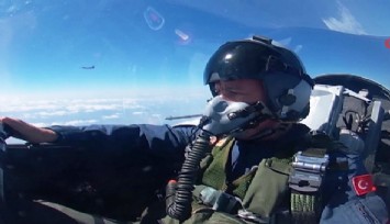 Ege’de gövde gösterisi: Bakan Akar F-16 ile özel uçuş yaptı