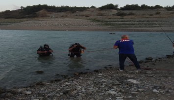 Balık tutmak için gittiği gölde boğuldu