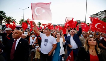 Karşıyaka'da muhteşem kutlama