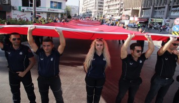 İzmir'de 9 Eylül coşkusu Zafer Yürüyüşü ile başladı