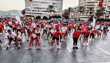 9 Eylül İzmir Yarı Maratonu rekor katılımla başladı  