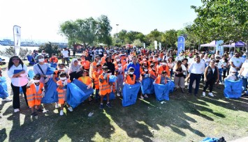 Çevre gönüllüleri 500 kilo çöp topladı