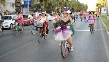 Süslü Kadınlar, Karşıyaka'da pedalladı