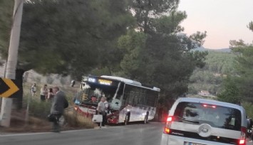 İzmir’de belediye otobüsü ile motosiklet çarpıştı: 1 can kaybı