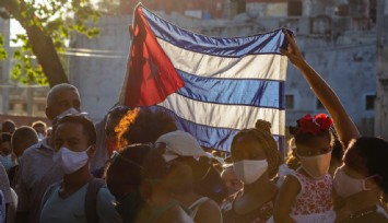 Küba'da eşcinsel evliliğe izin veren referandum ezici çoğunluk ile kabul edildi