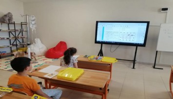 Hastahane çocuklar için okula dönüştürüldü