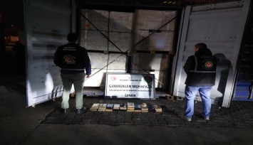 Gümrük muhafaza ekipleri İzmir’de 26 kilogram kokain ele geçirdi
