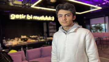Piyano çalan kuryenin hayali piyanist olmak