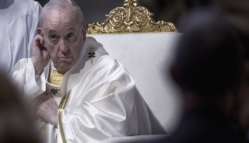 Papa Francis: Eşcinsellik günah ama suç değil