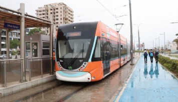 İzmir Tramvay'da sağanak nedeniyle seferler aksadı