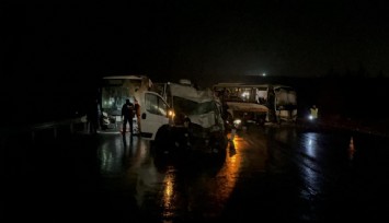  İki belediye otobüsü ile karavan çarpıştı: 14 yaralı