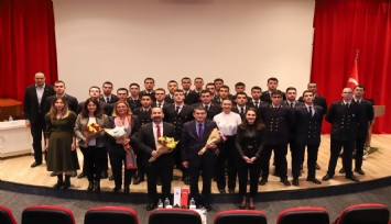 DEÜ’de Türk dış ilişkileri masaya yatırıldı