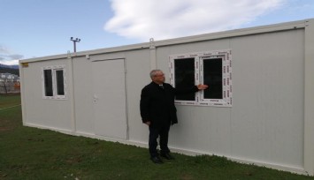 Karaburun- Mordoğan gençleri spor sahasının mülteci kampı olmasını istemiyor