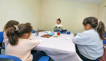 Depremden korkan Gaziemirli çocuklara özel terapi