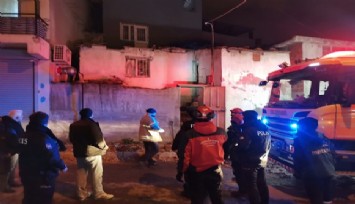 İzmir’de faciadan dönüldü: Evin çatısı çöktü, 1 kişi yaralı kurtarıldı  