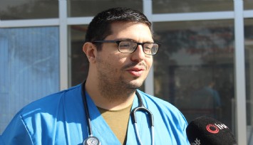 İsrailli hekim, enkazdan çıkarılan iki kardeşi hayata döndürdüğü anları mutluluk içinde anlattı