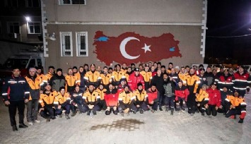 İzmir Büyükşehir Belediyesi tam kadro deprem bölgesinde