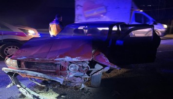 Kula'da iki araç kafa kafaya çarpıştı: 8 yaralı