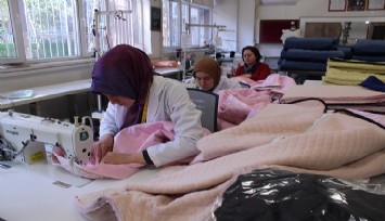 İzmir'deki okullardan depremzedeler için uyku tulumu seferberliği  