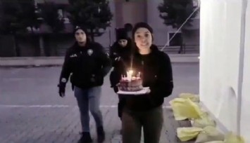 İzmir polisinden Hatay'da depremzede çocuğa doğum günü sürprizi