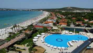 Çeşme'deki otelciler depremzedelerin istihdamı için harekete geçti