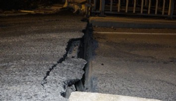 Hatay'da deprem sonrası köprü 10 santimetre çökerek yoldan ayrıldı