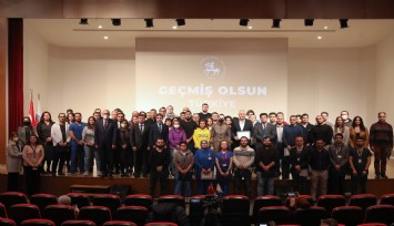 Deprem bölgesinden dönen DEÜ ekiplerine teşekkür belgesi