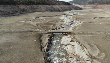 Bursa'nın 20 günlük suyu kaldı... Nilüfer Barajı şu anda bomboş