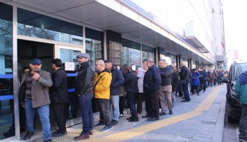 İzmir'de EYT kuyruğu