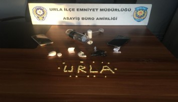 Urla'da uyuşturucu sattığı tespit edilen iki kişiye suçüstü