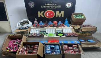 İzmir'de sahte ilaç operasyonu: On binlerce gümrük kaçağı malzeme ele geçirildi