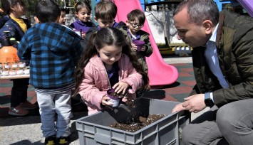 Bornovalı minikler toprağa dokundu