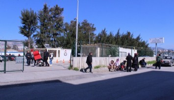 İzmir’de konteyner kentteki depremzedeler tahliye edildi