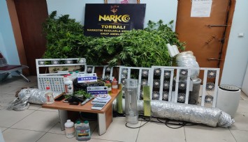 İzmir'de uyuşturucu imalathanesine çevrilen lüks eve baskın