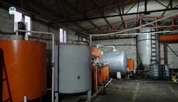 İzmir'de fabrikada 254 ton kaçak akaryakıt ele geçirildi