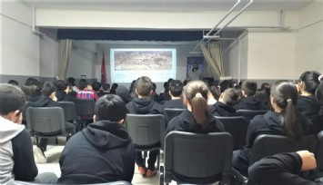 Bergama'nın kültürel mirası okul okul gezilerek anlatılıyor