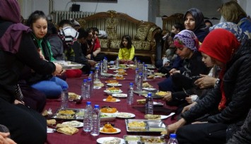 Isparta'da 200 depremzedeye Ramazan ayı boyunca iftar