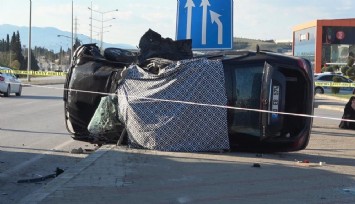 Işık ihlali sonucu aracıyla takla attı: 1 can kaybı, 2 yaralı