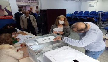 İzmir'de çifte vatandaşlar Bulgaristan seçimleri için sandık başında  