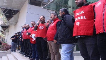 İzmir Büyükşehir'in İZELMAN işçileri iş bırakarak eylem yaptı