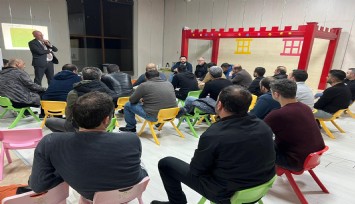 İzmirli babalar eğitimde