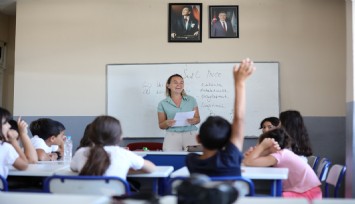 Bayraklı Belediyesi 3 bin kişiye kültür sanat alanında kurs veriyor