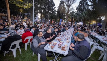 İzmirliler dayanışma sofralarında buluşuyor