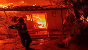 Manisa’da bacadan çıkan yangında ev alevlere teslim oldu