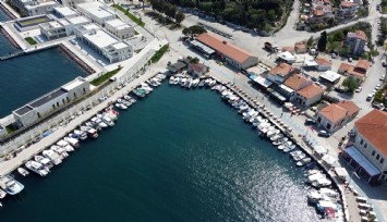Foça'da bayram hareketliliği yaşanıyor