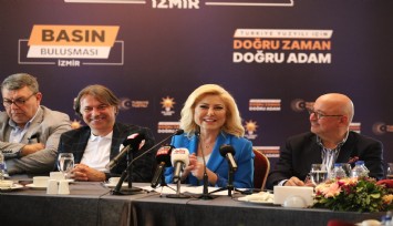 AK Parti milletvekili adayı Şebnem Bursalı, basın mensuplarıyla buluştu