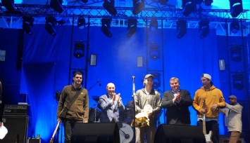 Alaçatı Ot Festivali'nde Duman İzdihamı