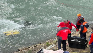 İzmir’den giden dalgıçlar Munzur Çayı’nda kaybolan 3 kişiyi arıyor