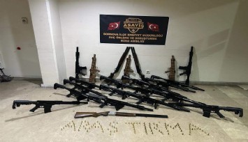 İzmir'de uyuşturucu madde ve çok sayıda silah ele geçirildi