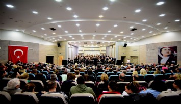 Bornovalı kursiyerlerden muhteşem konser